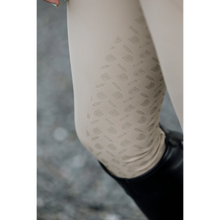 Load image into Gallery viewer, DW Endura Basic-B Breech - Full Seat Grip