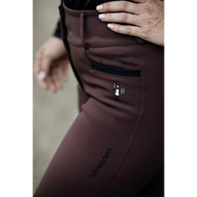 Load image into Gallery viewer, DW Endura Chocolate Dream Breech - Full Seat Grip