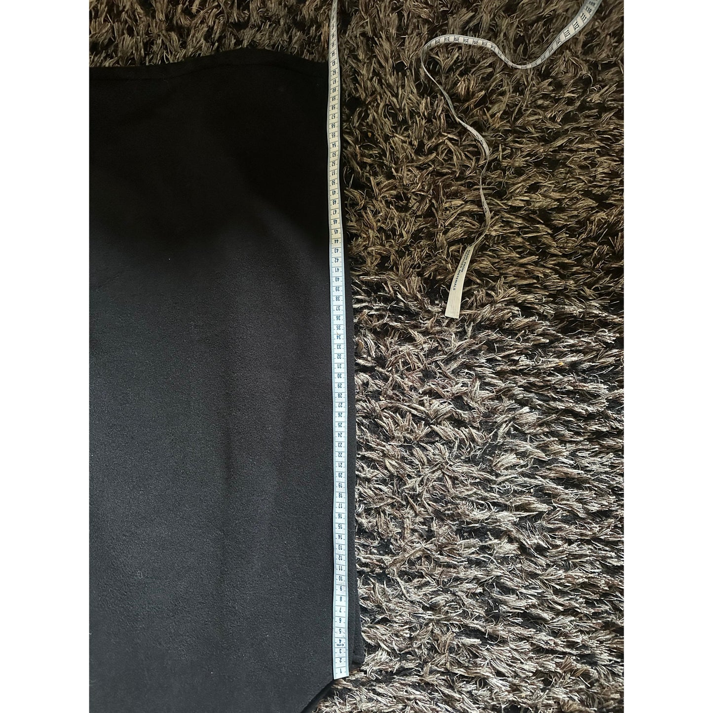 Black Fleece Neck Blanket - Universal Size