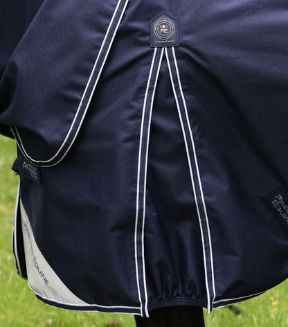 Akoni 100g Turnout Rug with Classic Neck Cover