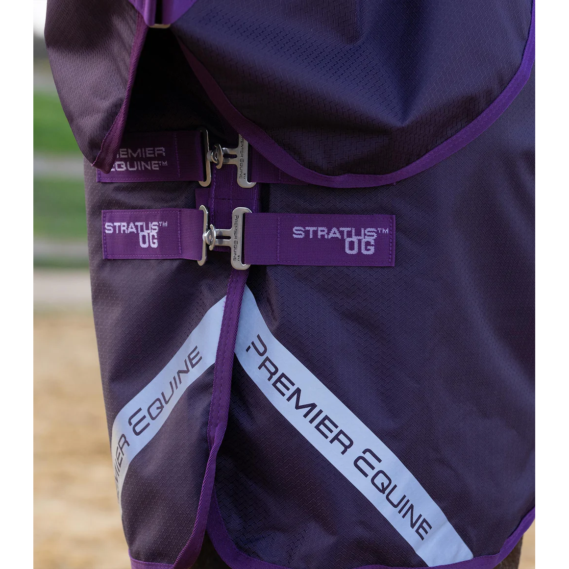 Stratus 600D Series 0g Turnout Rug with Classic Neck Cover