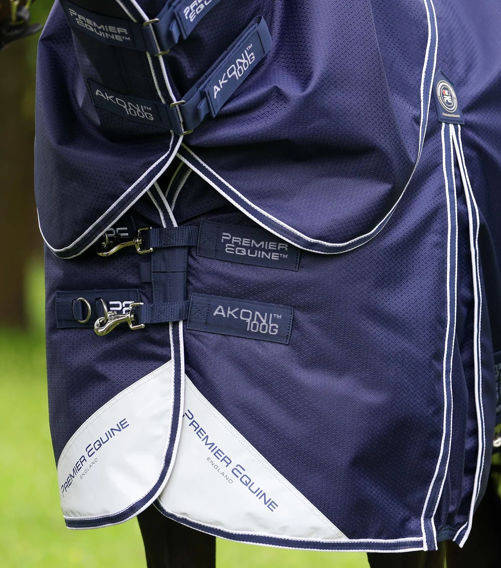 Akoni 100g Turnout Rug with Classic Neck Cover