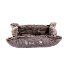 Load image into Gallery viewer, E.A Mattes Dog Bed &quot;Dusty&quot;